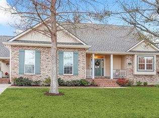 4 Devereaux Dr, Destrehan, LA 70047