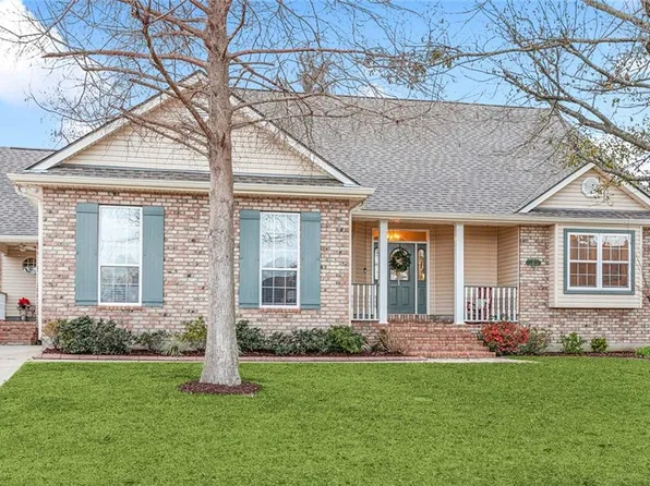 4 Devereaux Dr, Destrehan, LA 70047