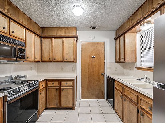 4th image of 1317 80th St Unit A