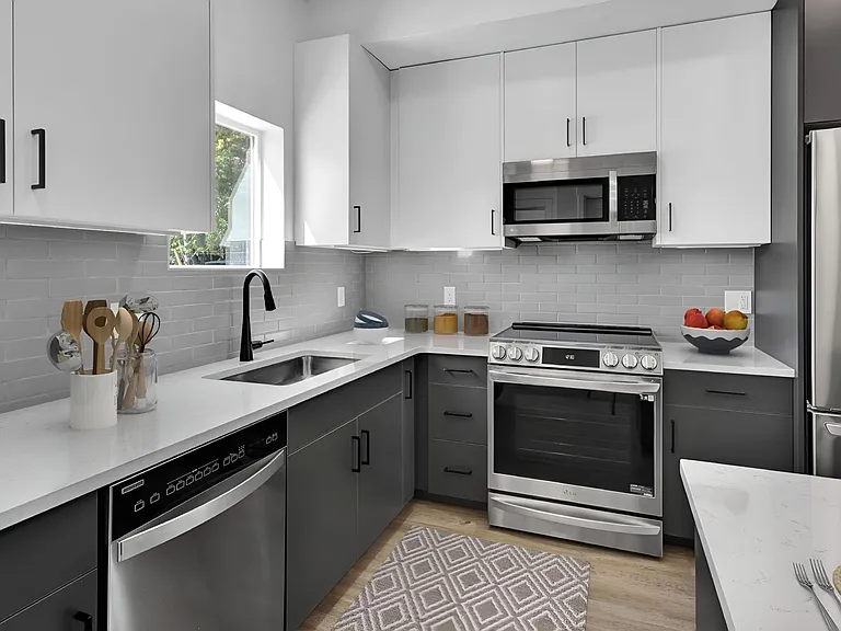 Milstick Apartments — Photo 14