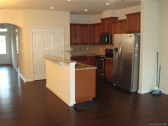 4th image of 2784 Sawbridge Ln #L48