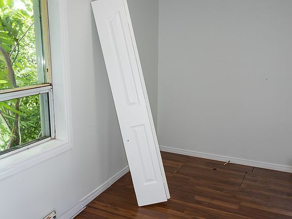 5th image of 688 Montreal St