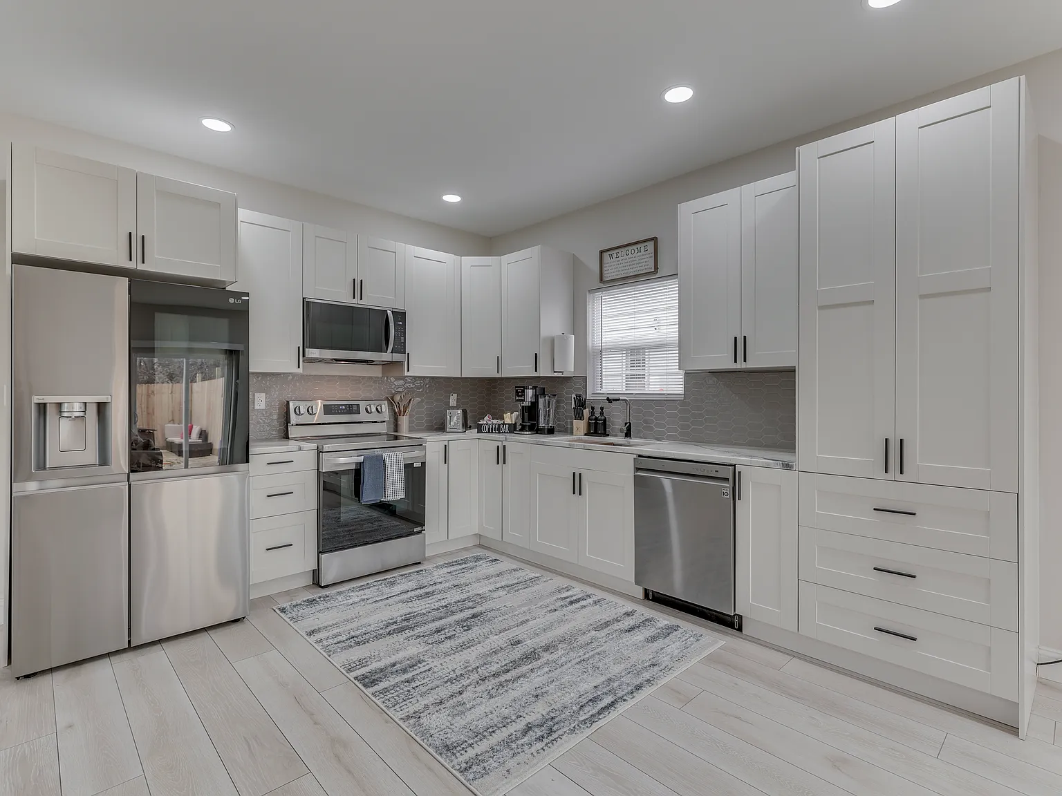 3 bed, 2.5 bath, 1634 sqft, $2,295 — Photo 4