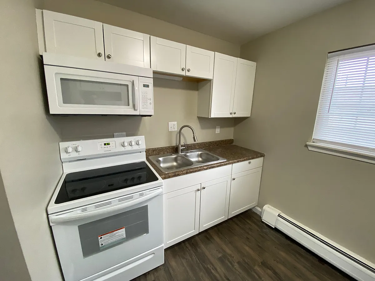 Building Photo - 17020 Raupp St #108