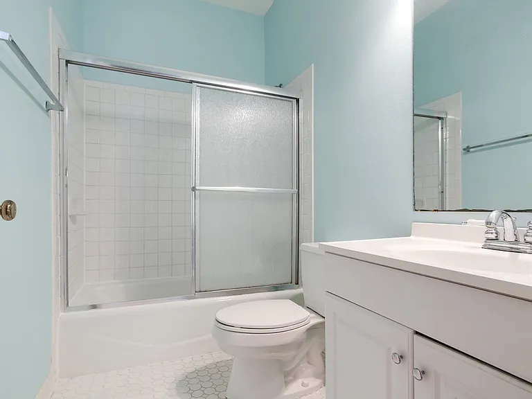 1300 Broadway St — Photo 7