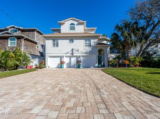 1759 Ocean Grove Dr, Atlantic Beach, FL 32233