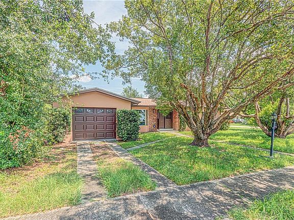 3rd image of 1013 Frost Ln