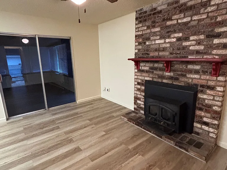 416 Dahlia St — Photo 14