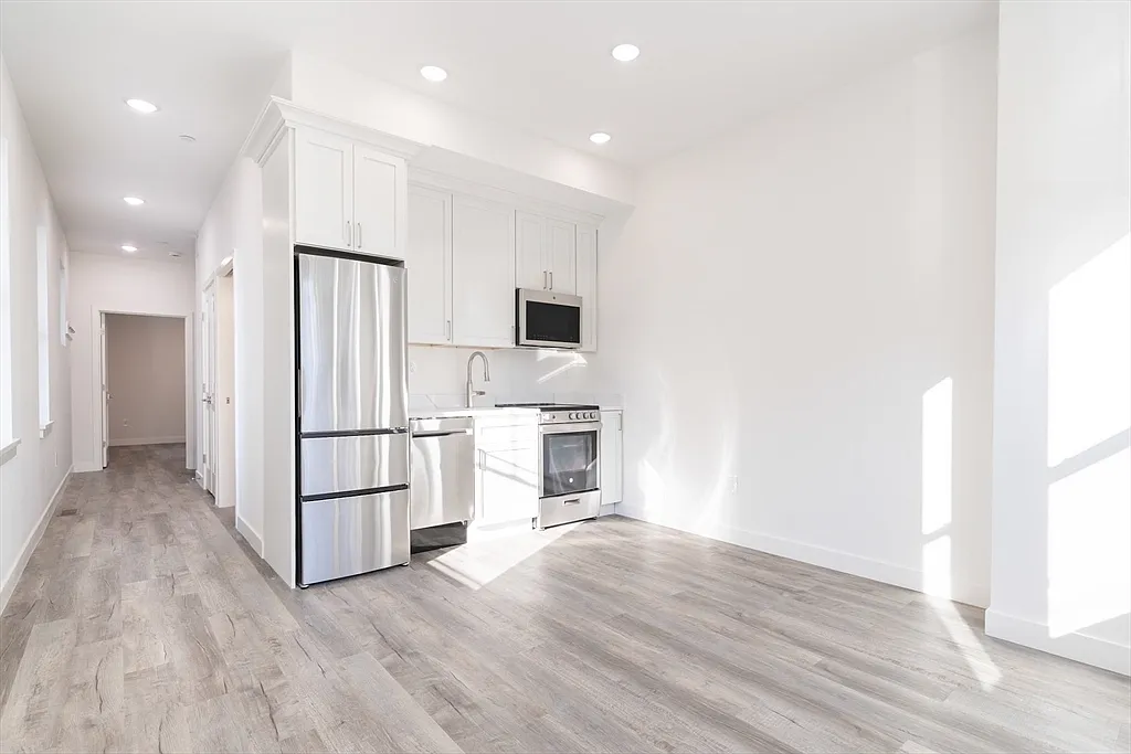 1 bed, 1.0 bath, 447 sqft, $2,550 — Photo 2