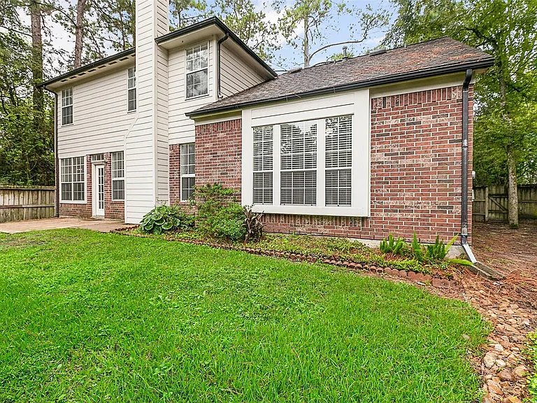 8 Greentwig Pl — Photo 35