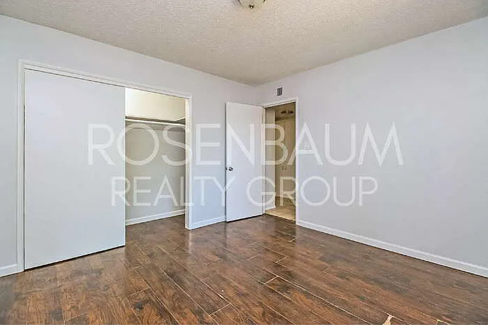 555 W Rio Salado Pkwy #202 — Photo 5