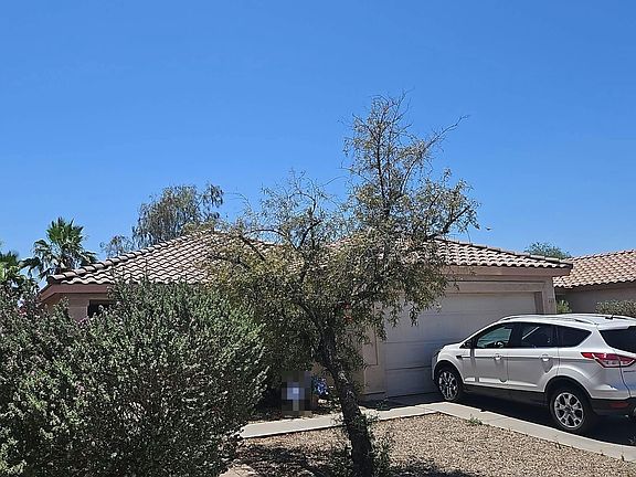 3rd image of 537 W Kingman Dr