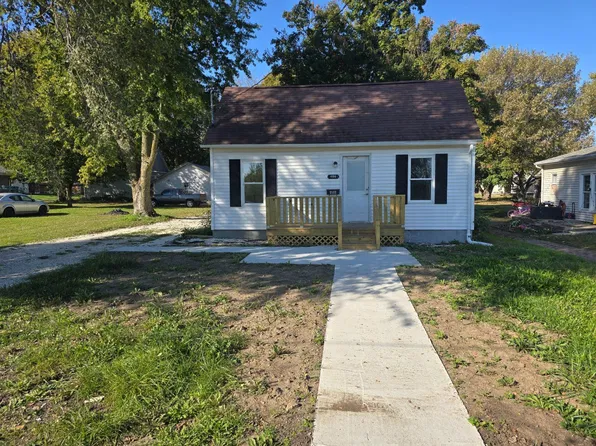 454 S 3rd Ave, Canton, IL 61520