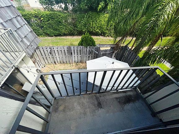 3rd image of 1644 Forest Lakes Cir APT C
