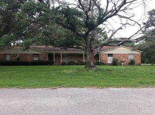 102 Tantallon Dr, Ocean Springs, MS 39564