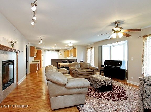 4th image of 1526 Queen Ann Ln #0