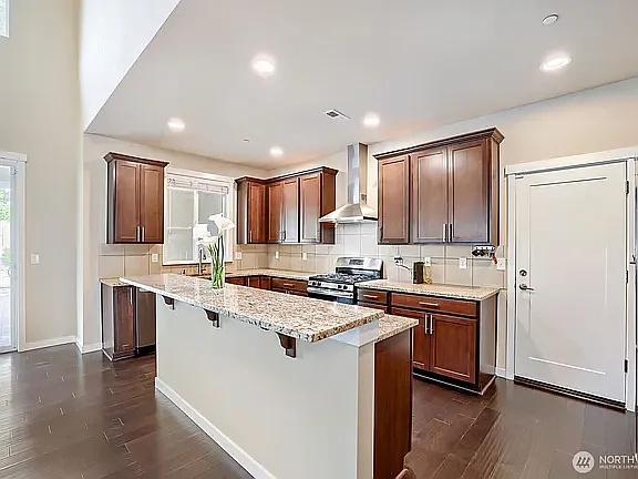 944 SW 108th St SW — Photo 7