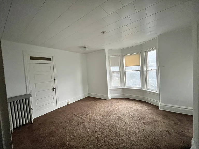 33 W Commerce St — Photo 18