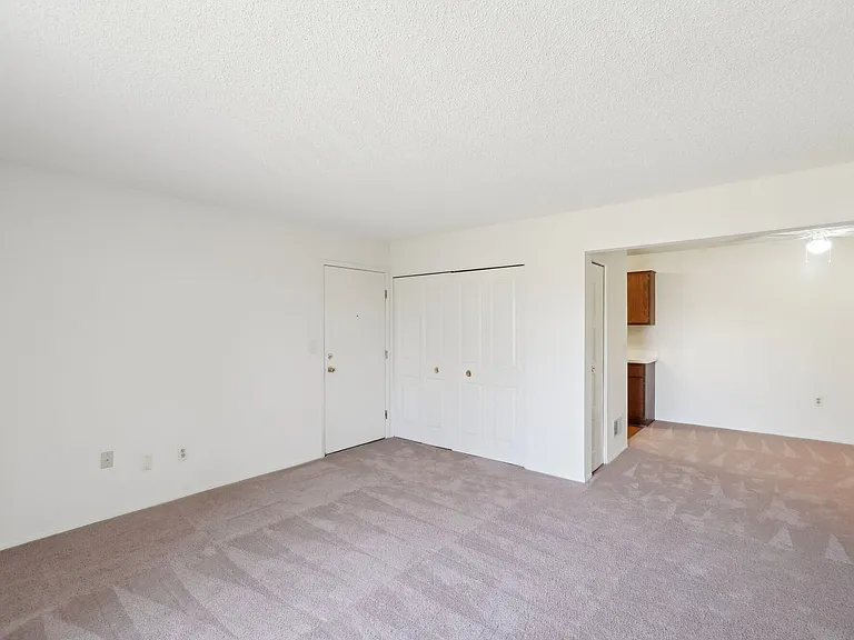 Bridgewood Apartments — Photo 6