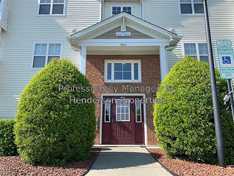 1st image of 9851 Hyde Glen Ct