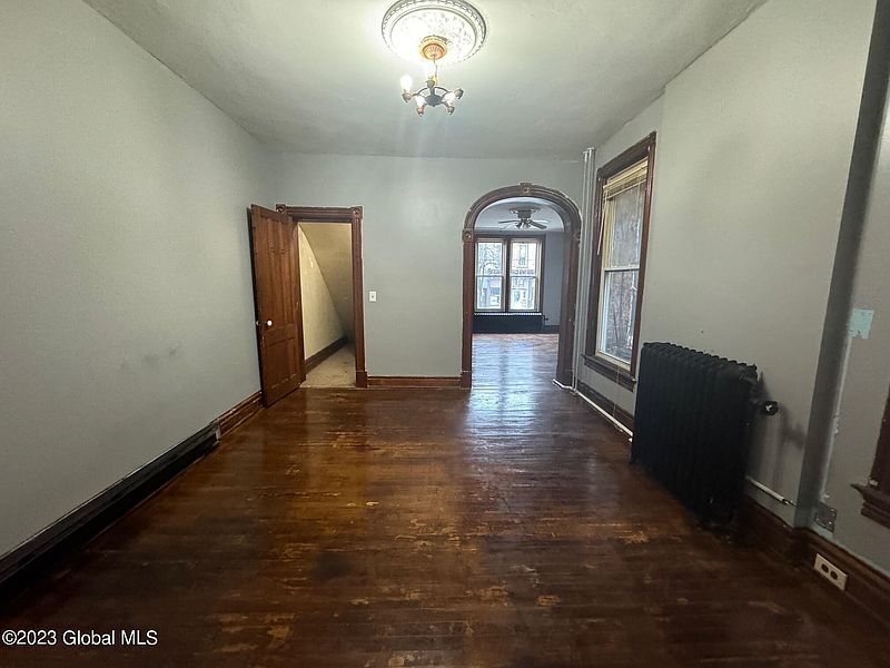 4th image of 660 2nd Avenue