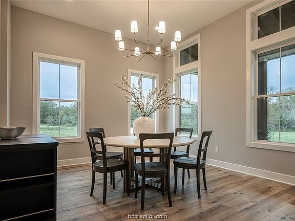 2nd image of 4939 Dandelion Ct