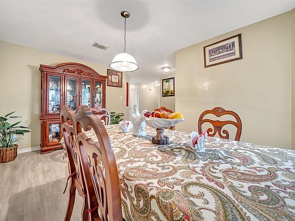 5th image of 2224 Shady Pine Dr