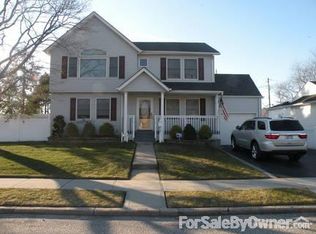 18 Jacqueline Rd, Massapequa, NY 11758