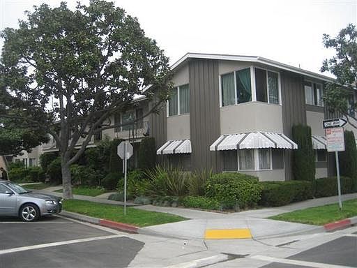 2nd image of 100 Cerritos Ave Unit 02