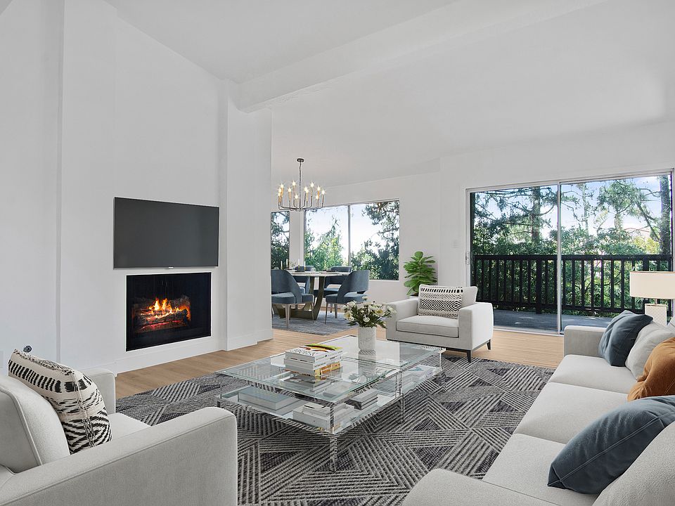 1st image of 8 Aspen Way