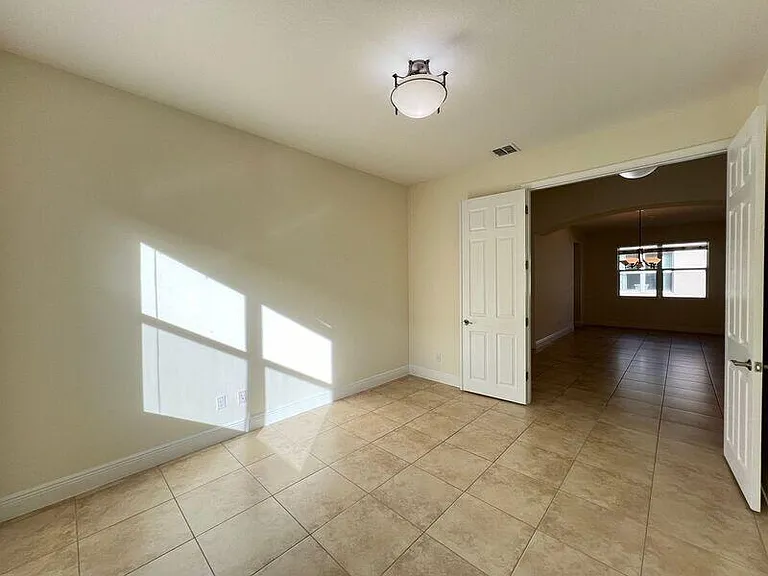 11948 SW Crestwood Cir — Photo 10