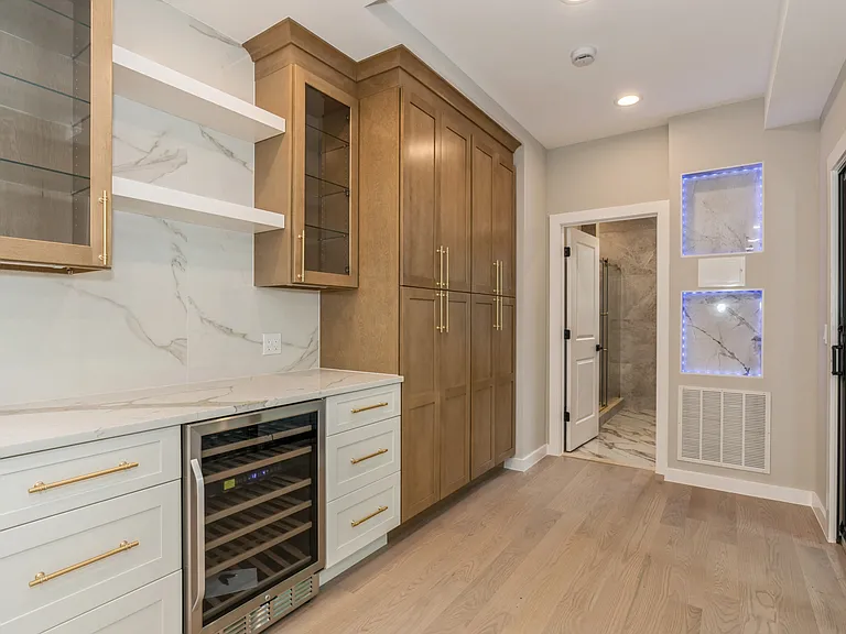 66 E Gramercy Pl — Photo 9