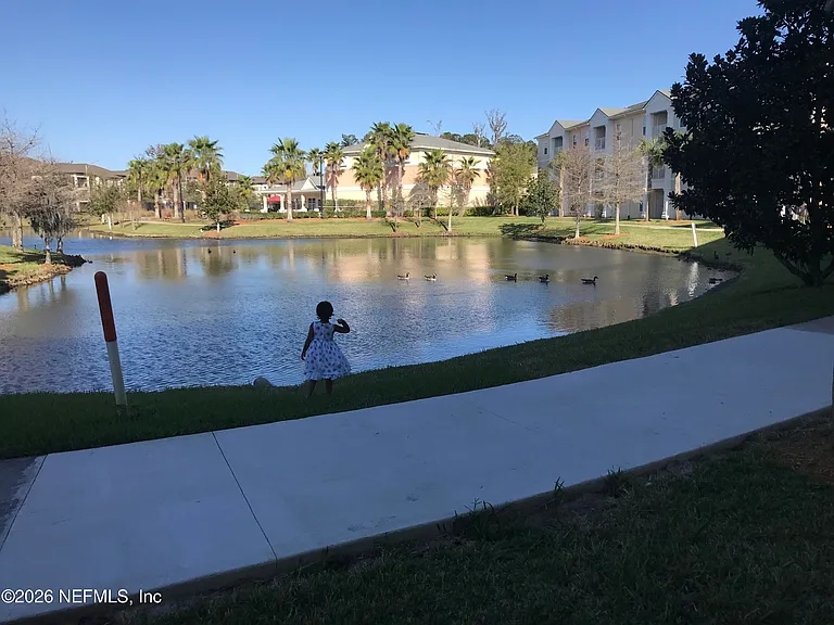 8201 Green Parrot Rd #106 — Photo 5