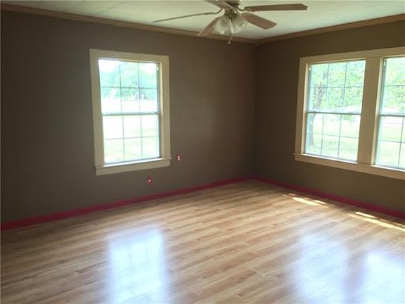 4th image of 704 N Winnsboro St