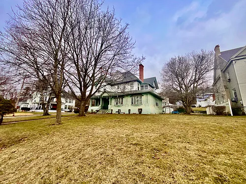 305 Guy Park Ave Photo 1