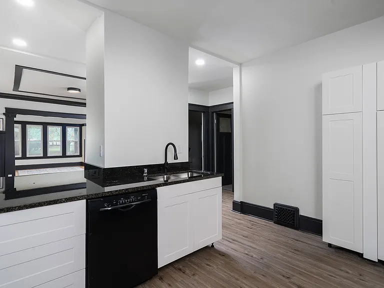 2914 N Bartlett Ave — Photo 10