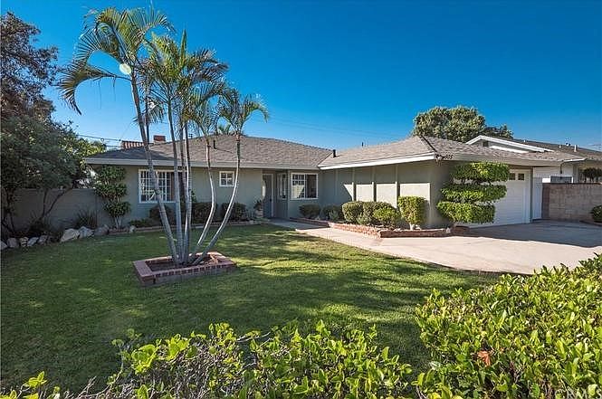 1st image of 905 N Bender Ave