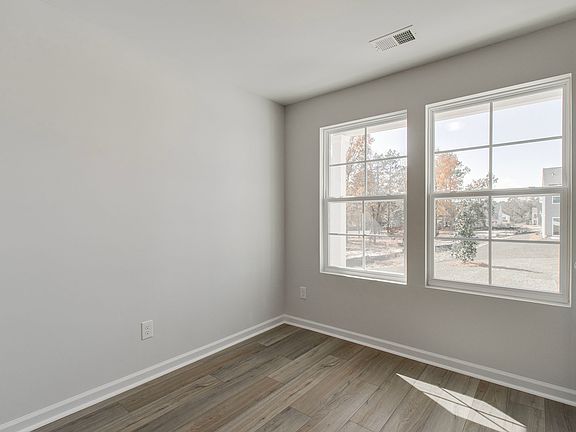3rd image of 1816 Sugarland Ln