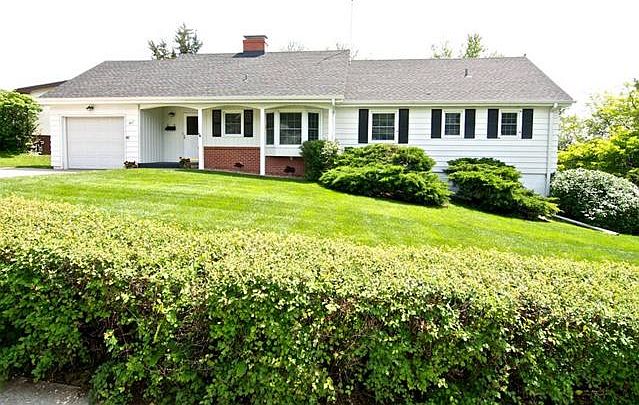 1st image of 407 Dennis Dr