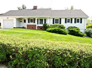 407 Dennis Dr, Bellevue, NE 68005