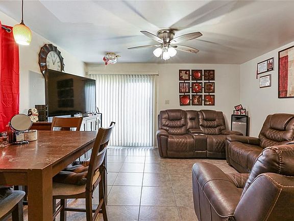 4th image of 3561-63 Kings Dr