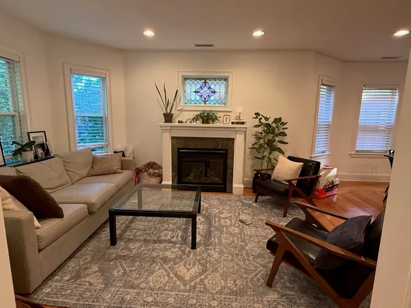 14 Banks St, Somerville, MA 02144