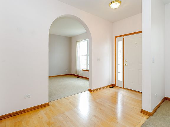 2nd image of 39315 N Queensbury Ln