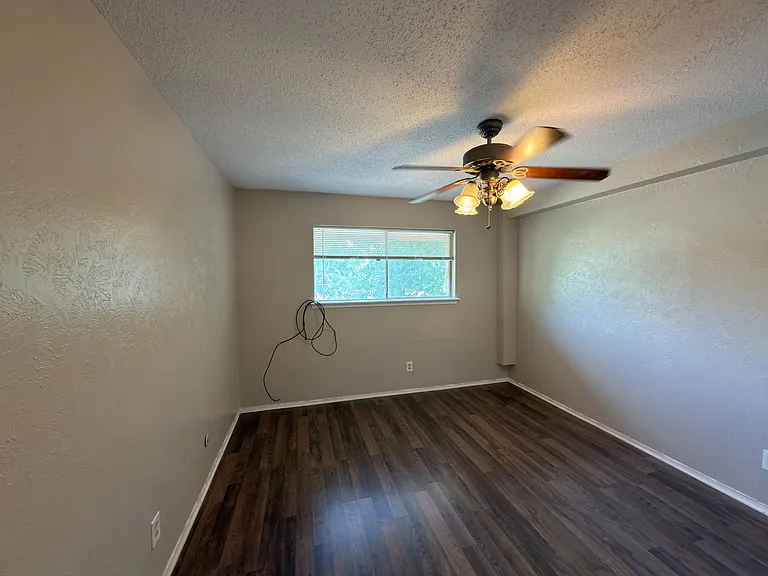 358 Valley Park Dr — Photo 15