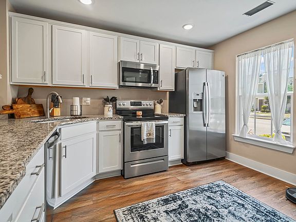5th image of 2724 Mercer Dr. #2724