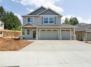 1015 NE Regan Hill Loop, Estacada, OR 97023