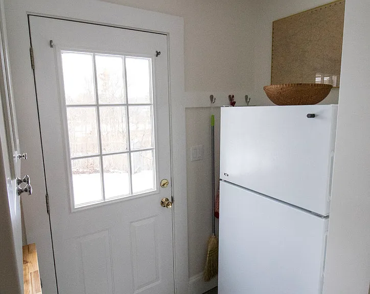 52 Maple St — Photo 3