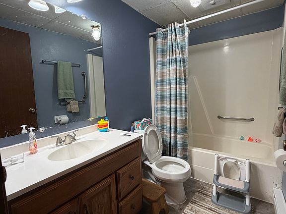 5th image of 823 Goodman Ct E #2