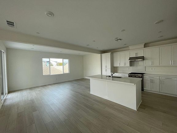 4th image of 27722 Marquee Dr