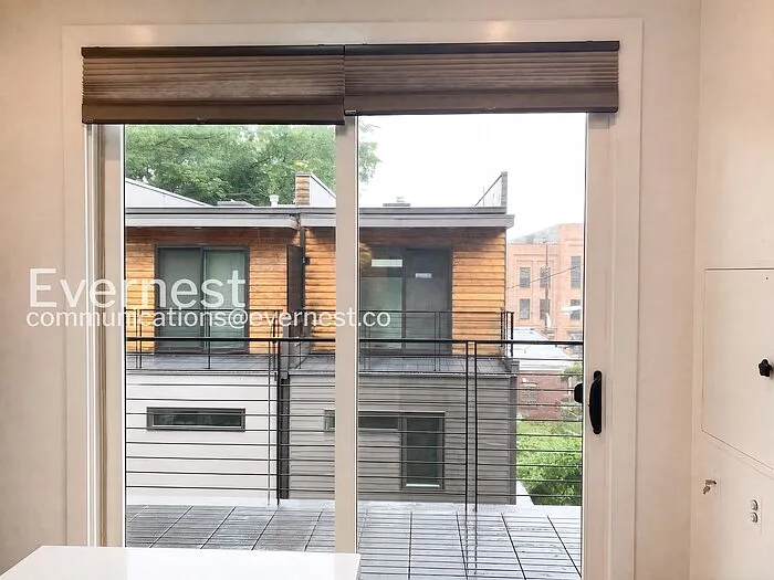 209 Robinson Square Aly — Photo 19